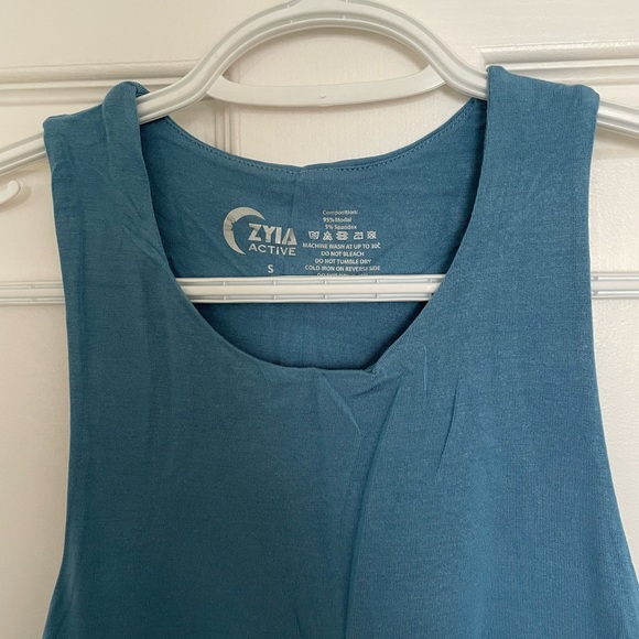 Zyia Workout Top - Picture 4 of 4